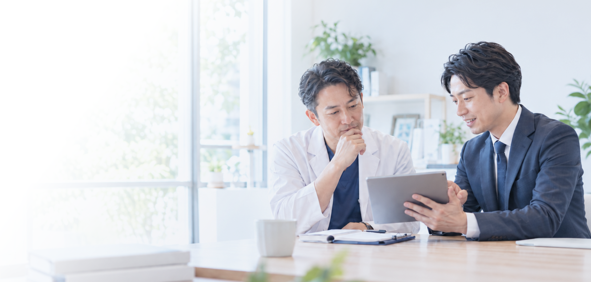 歯科医院のWebマーケティングを支援する様子